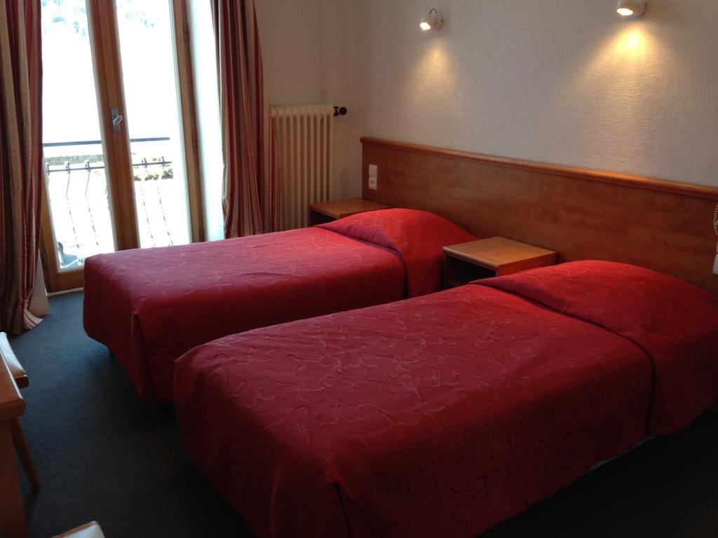 Hotel Bellevue Chambon-sur-Lac Room photo